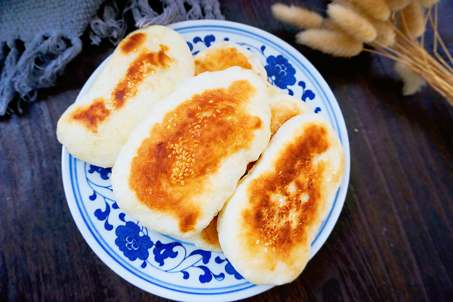 5道面食的做法,好吃好做,换着花样吃,北方人尤其爱(图1) 发面饼做法_饺子皮饼葱花饼制作方法_花样面食做法