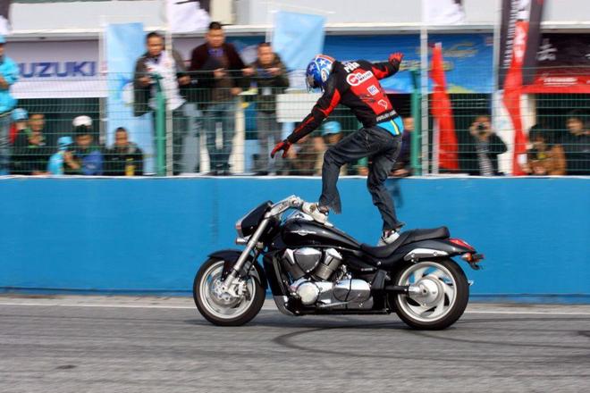 摩托车龙抬头入门教程_轿车翘头的原因_小踏板摩托车翘头技巧