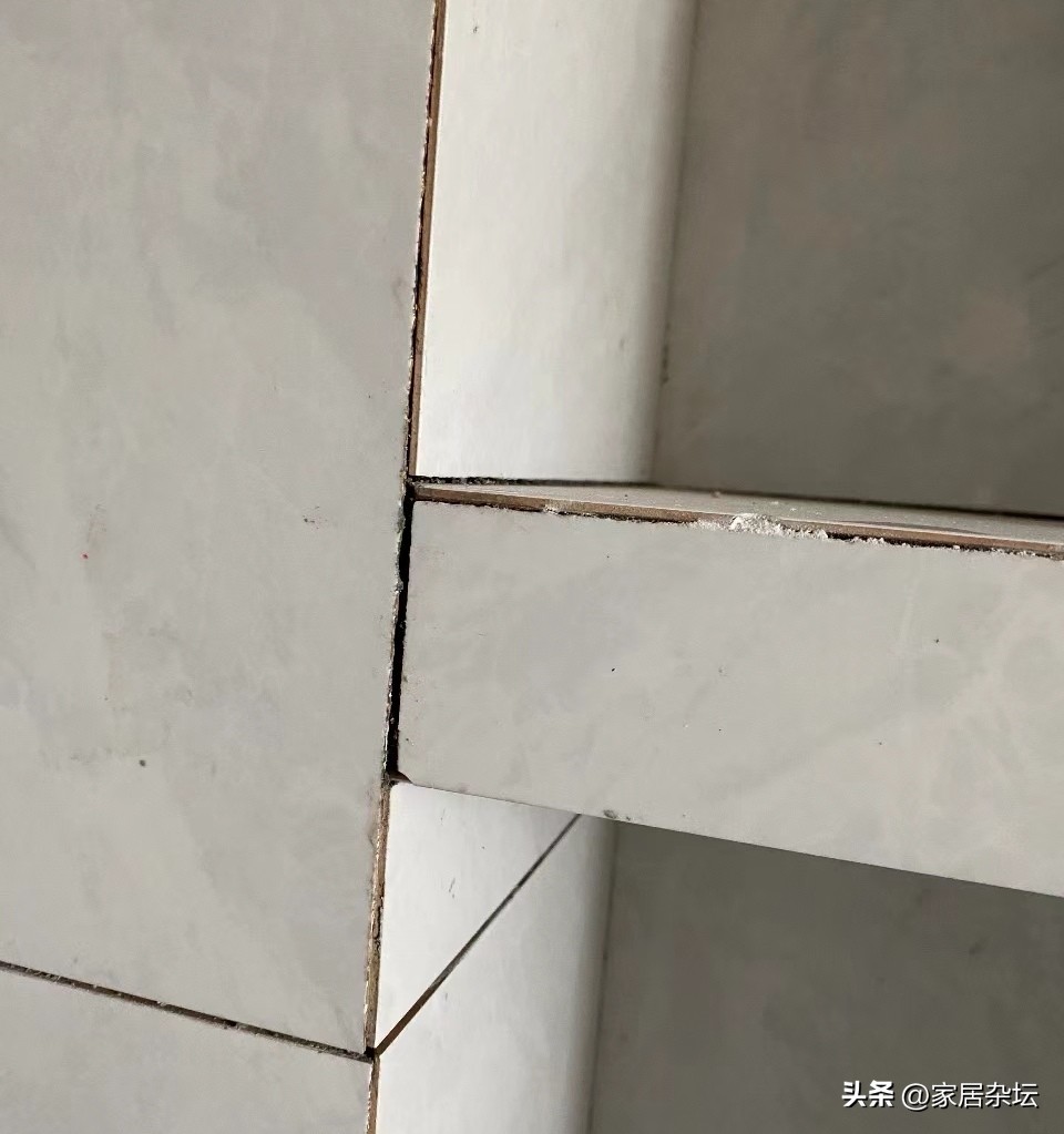 卫生间装修,建议一定做好这7点!家务量“不止减半”还耐用(图8) 浴室柜吊装设计_卫生间瓷砖用美缝吗_卫生间装修减少家务量