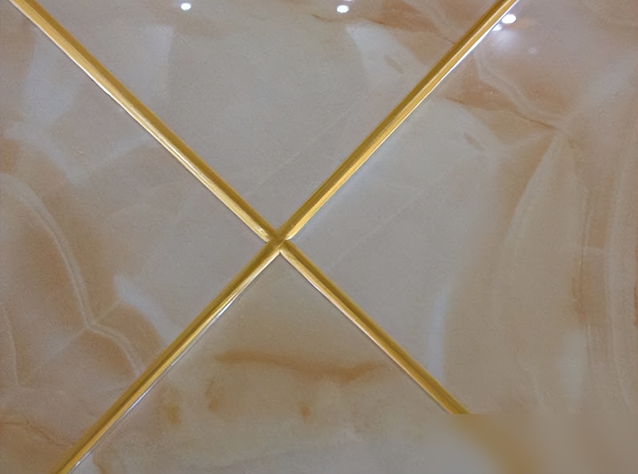 瓷砖美缝施工_美缝剂选择技巧_卫生间瓷砖用美缝吗