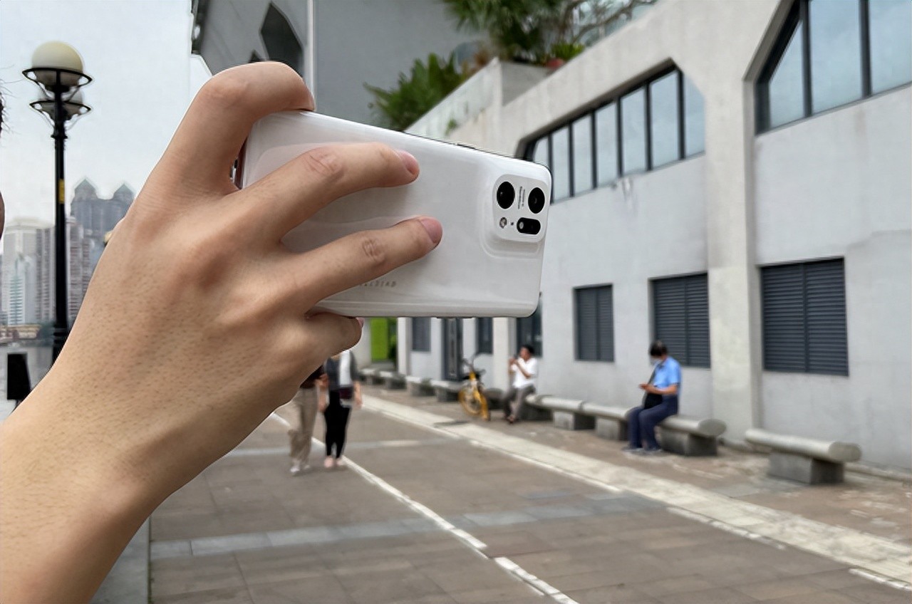 手机售后哪家更好?细究华为OPPO两大品牌,同城取送服务太贴心了(图1) 呼和浩特三星售后_华为售后服务_OPPO售后服务