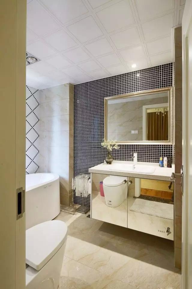 小卫生间浴缸设计_卫生间装修效果图_卫生间墩布池装修效果