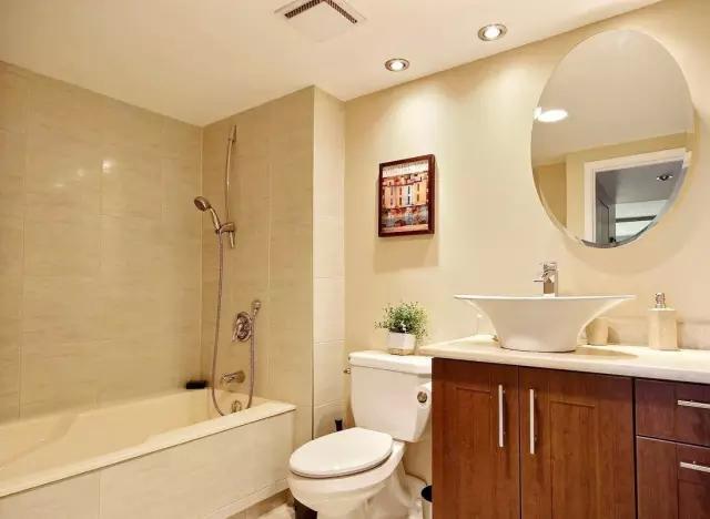 小卫生间浴缸设计_卫生间装修效果图_卫生间墩布池装修效果