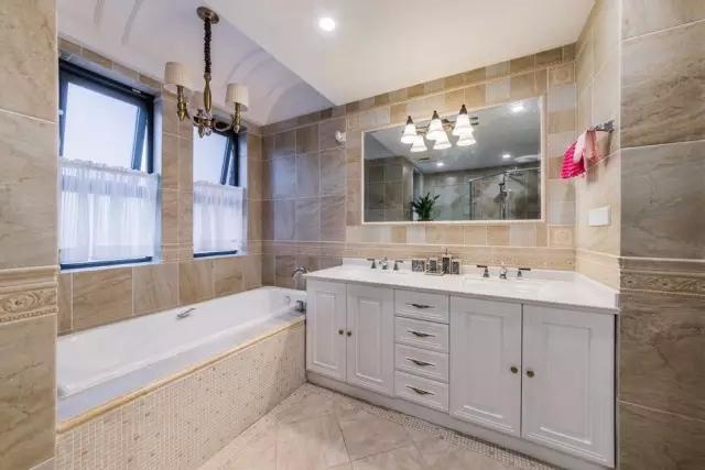 小卫生间浴缸设计_卫生间装修效果图_卫生间墩布池装修效果