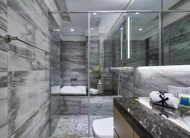 卫生间墩布池装修效果_卫生间装修效果图_小卫生间浴缸设计