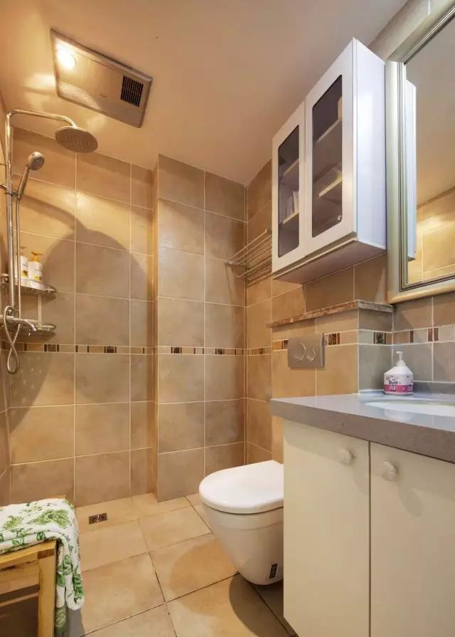 卫生间装修效果图_卫生间墩布池装修效果_小卫生间浴缸设计