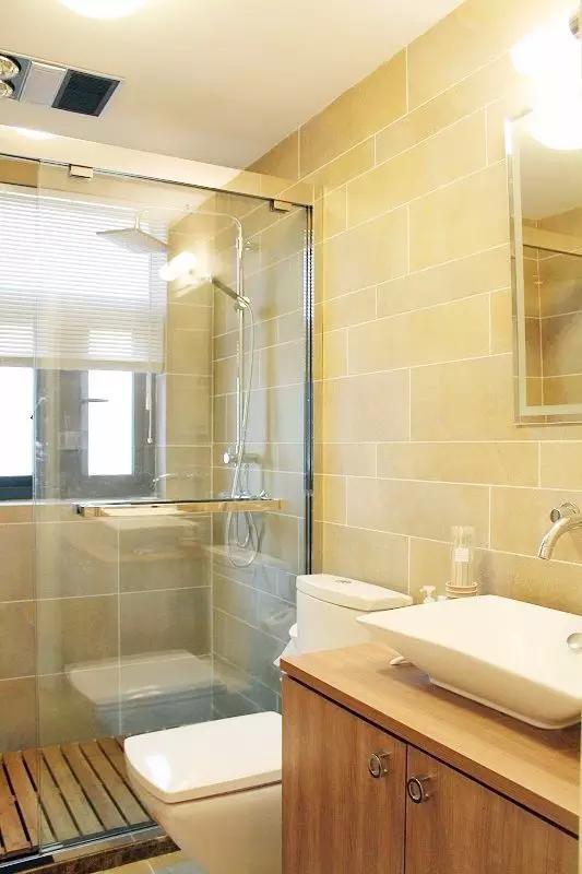 卫生间装修效果图_小卫生间浴缸设计_卫生间墩布池装修效果