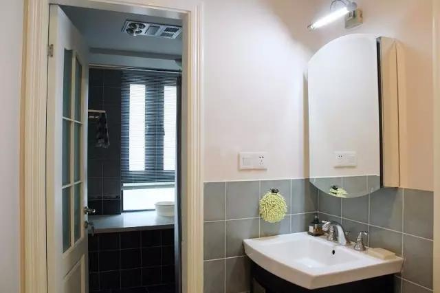 卫生间装修效果图_卫生间墩布池装修效果_小卫生间浴缸设计