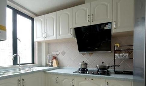 游泳池主题卫生间装修_卫生间墩布池装修效果_家装创意设计