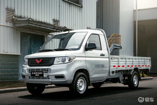 五菱商用车十亿换新补贴_五菱汽车以旧换新_五菱宏光上市十四周年