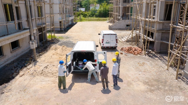 五菱汽车以旧换新_五菱商用车十亿换新补贴_五菱宏光上市十四周年