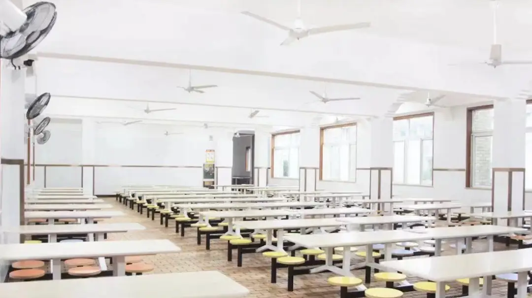 宁波华茂外国语学校招生简章_宁波兴宁中学学费_宁波至诚学校初中部招生