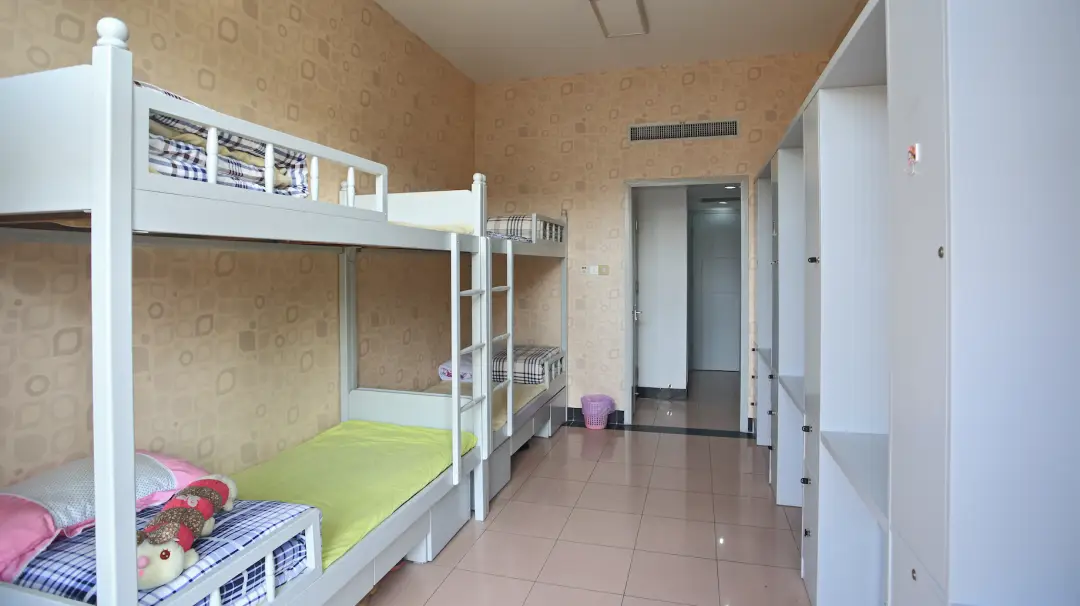 宁波至诚学校初中部招生_宁波华茂外国语学校招生简章_宁波兴宁中学学费