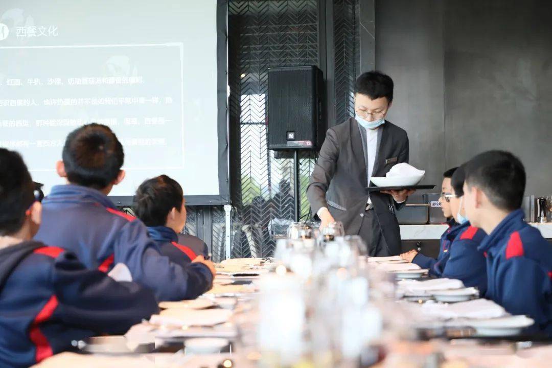 宁波华茂外国语学校招生简章_宁波兴宁中学学费_宁波至诚学校初中部招生