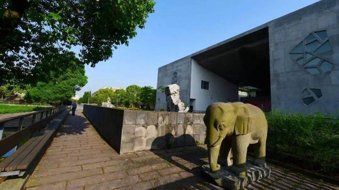 宁波华茂外国语学校招生简章_宁波至诚学校初中部招生_宁波兴宁中学学费