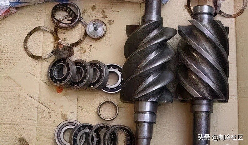 螺杆式制冷压缩机的操作、故障及维修方法(图2) 螺杆式制冷压缩机正常开机步骤_螺杆空压机机头维修_螺杆式制冷压缩机第一次开机操作