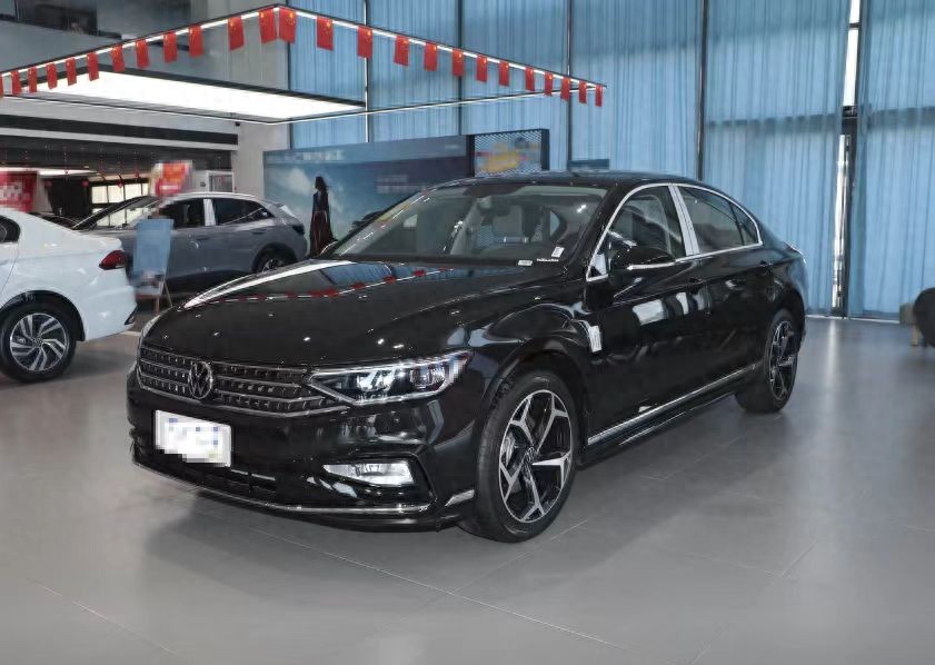 18万没要红旗H5提了大众迈腾,开了890公里后,车主说出真实感受(图1) 2025迈腾尊贵提车作业_红旗H5与大众迈腾对比_选车推荐