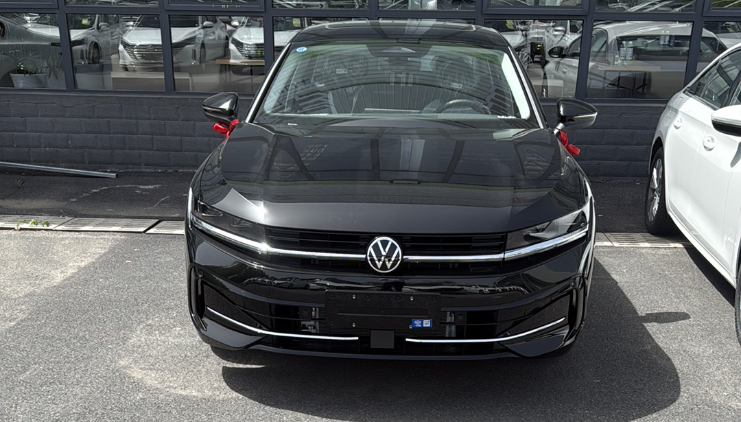 2024款大众迈腾380TSI尊贵版,7.3秒破百,宜商宜家之选(图2) 迈腾2024款380TSI尊贵版二手车价格_2025迈腾尊贵提车作业_迈腾2024款380TSI尊贵版市场行情分析