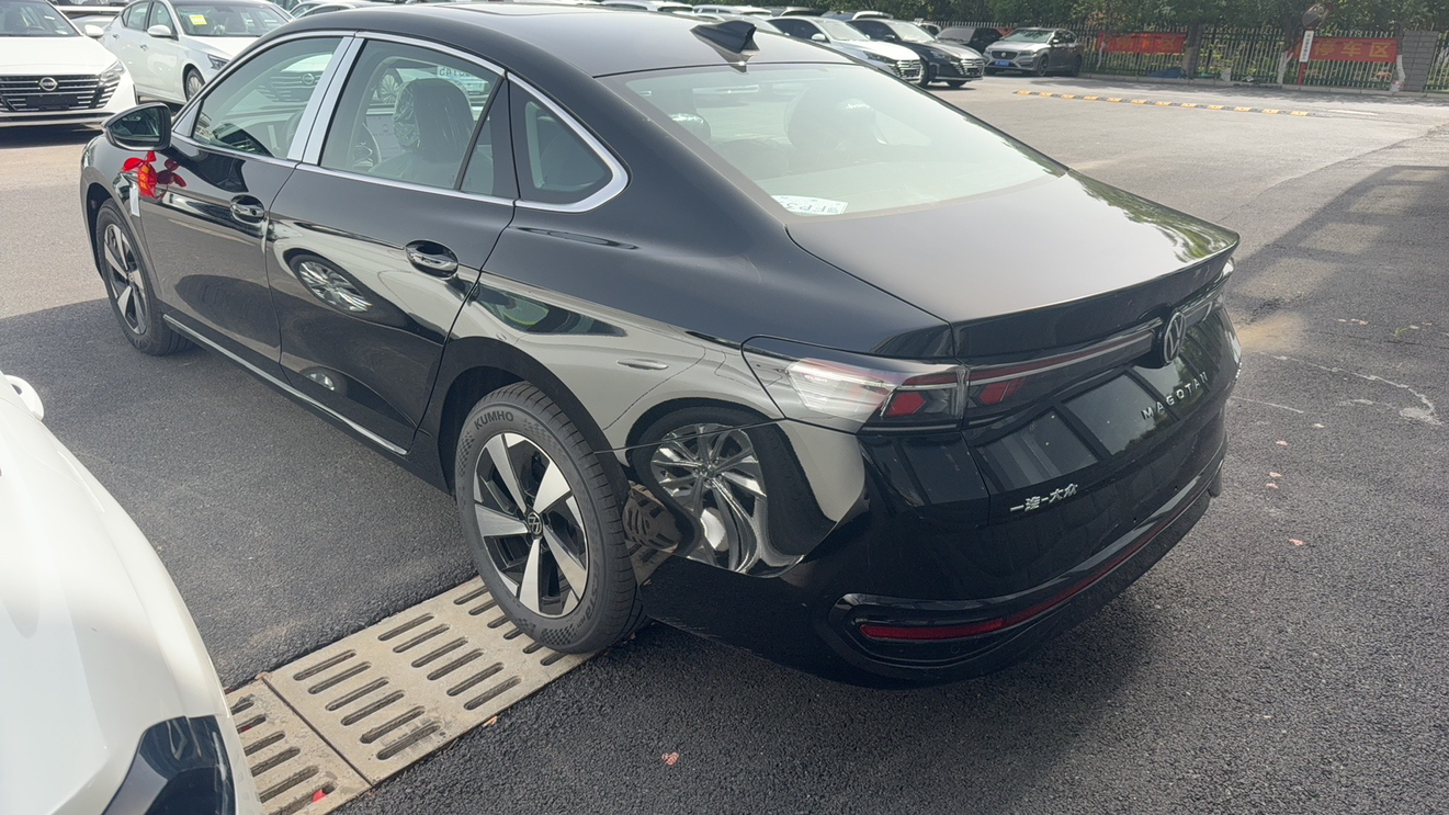 2024款大众迈腾380TSI尊贵版,7.3秒破百,宜商宜家之选(图5) 迈腾2024款380TSI尊贵版市场行情分析_2025迈腾尊贵提车作业_迈腾2024款380TSI尊贵版二手车价格