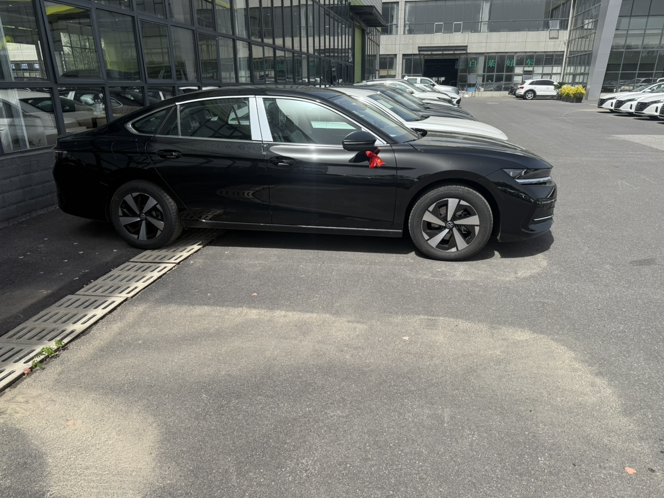 2024款大众迈腾380TSI尊贵版,7.3秒破百,宜商宜家之选(图7) 2025迈腾尊贵提车作业_迈腾2024款380TSI尊贵版二手车价格_迈腾2024款380TSI尊贵版市场行情分析