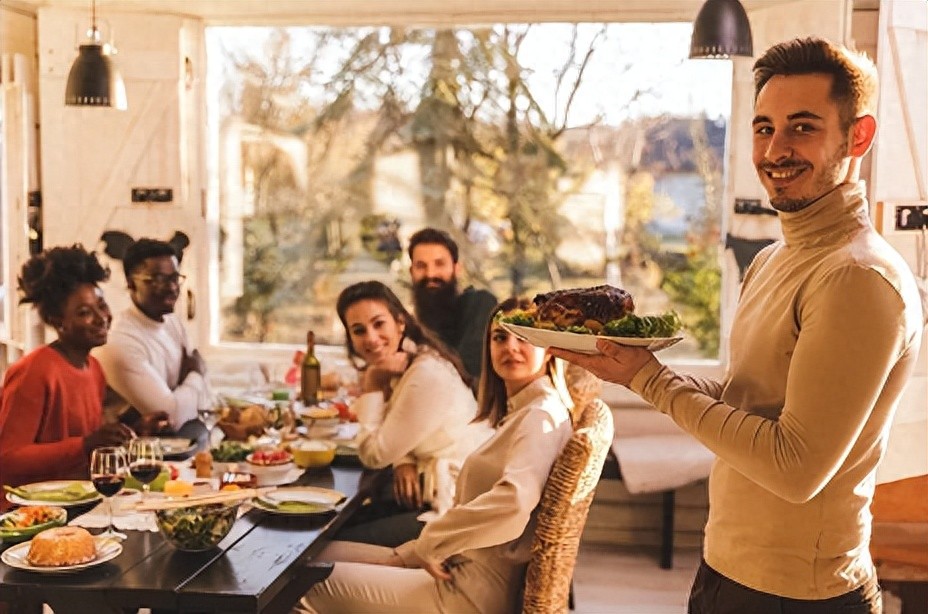 中国美食的“洋名字”太夸张,吃货们都笑出猪叫:老外太有才了(图1) 开封小吃英文介绍_北京烤鸭洋名_中国美食洋名