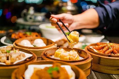 中国美食的“洋名字”太夸张,吃货们都笑出猪叫:老外太有才了(图2) 北京烤鸭洋名_开封小吃英文介绍_中国美食洋名