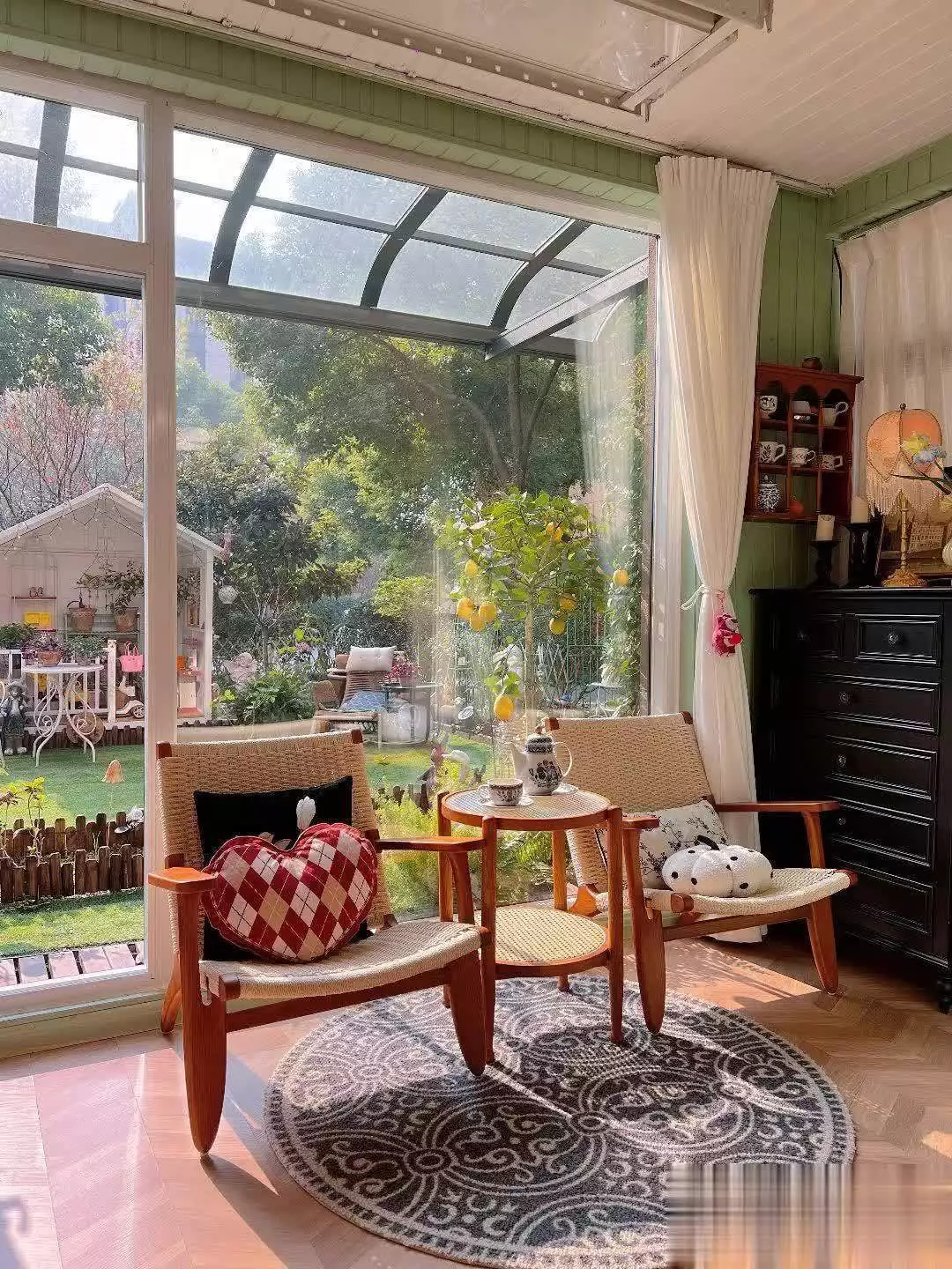 安徽太太的家,因装修得太好而意外走红,还赠送80㎡大花园!(图4) 简约美式风格装修_一楼带花园设计_美式地板装修风格