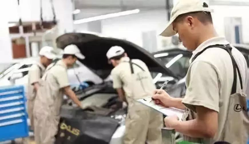 4S店保养和外边汽修店保养有多大区别?老司机说了实话,水太深(图3) null