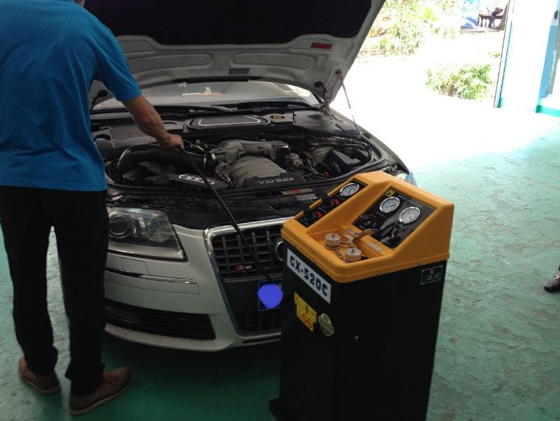 汽车保养时,去4S店和维修店有何区别?老司机亲身经历告诉你!(图4) 汽车维修保养店区分_汽车保养4S店与维修店区别_4S店保养费用高但质量有保障