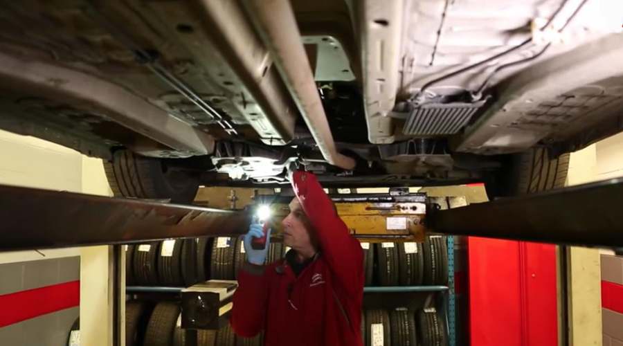 4S店保养这么贵!和外面维修店差别到底在哪里?(图2) 汽车维修保养店区分_维修配件进货渠道不同_4S店保养和外面保养的区别