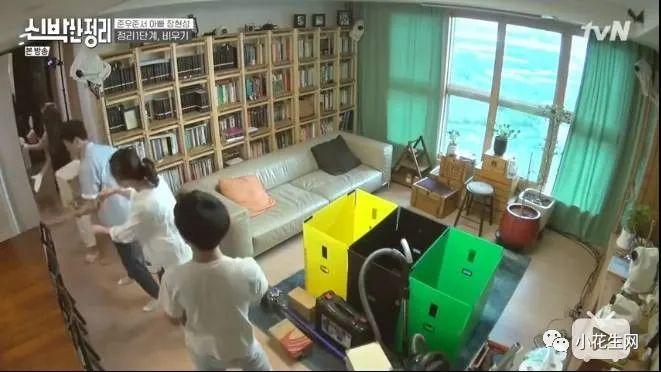 三个妈妈给娃精心布置“书桌区”,好多“鸡娃小心机”(图18) 写字台家具宜家_日本韩国美国书桌布置攻略_打造专注学习书桌区