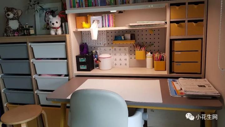 三个妈妈给娃精心布置“书桌区”,好多“鸡娃小心机”(图35) 日本韩国美国书桌布置攻略_打造专注学习书桌区_写字台家具宜家