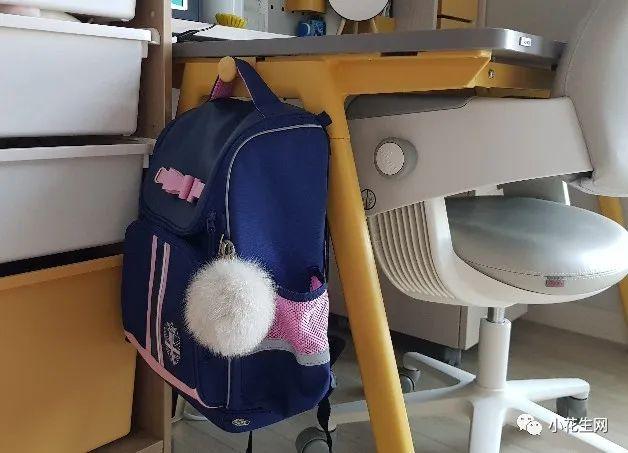 三个妈妈给娃精心布置“书桌区”,好多“鸡娃小心机”(图38) 日本韩国美国书桌布置攻略_打造专注学习书桌区_写字台家具宜家