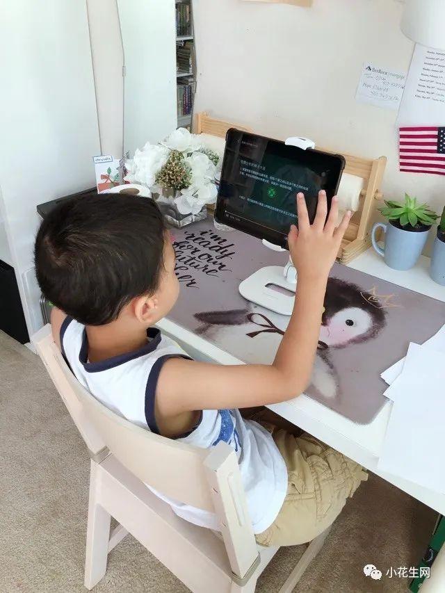 三个妈妈给娃精心布置“书桌区”,好多“鸡娃小心机”(图50) 日本韩国美国书桌布置攻略_打造专注学习书桌区_写字台家具宜家