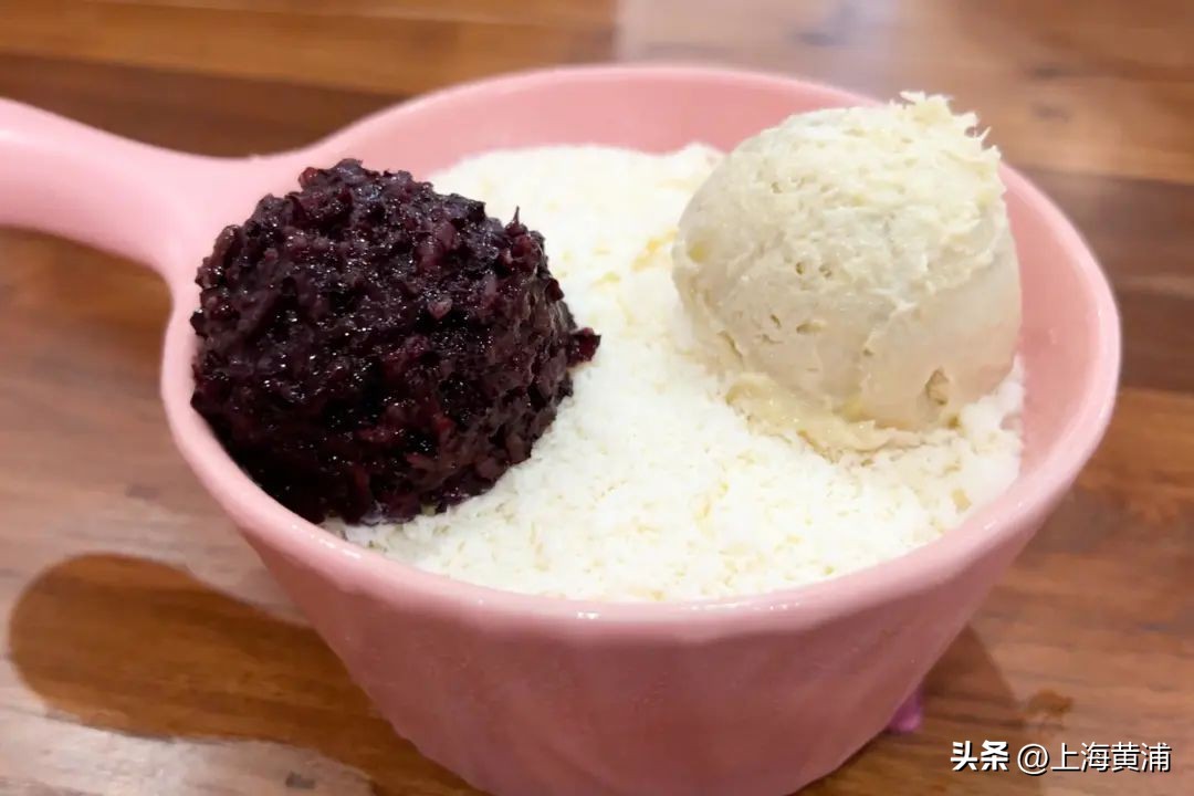 黄浦刨冰打卡指南丨用这杯“重口味”榴莲刨冰,唤醒你沉睡的味蕾(图2) soho复兴广场美食_复兴SOHO榴莲忘返_甜问甜品店