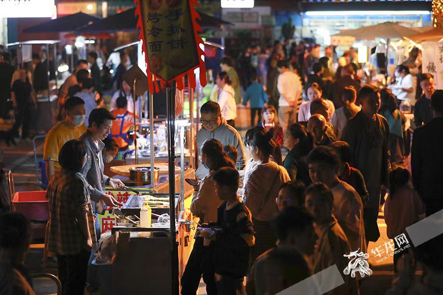 五年来最旺“十一” 重庆消费规模为何能进全国前五?(图2) 重庆国庆旅游消费_重庆美食景点推荐_重庆团购网美食