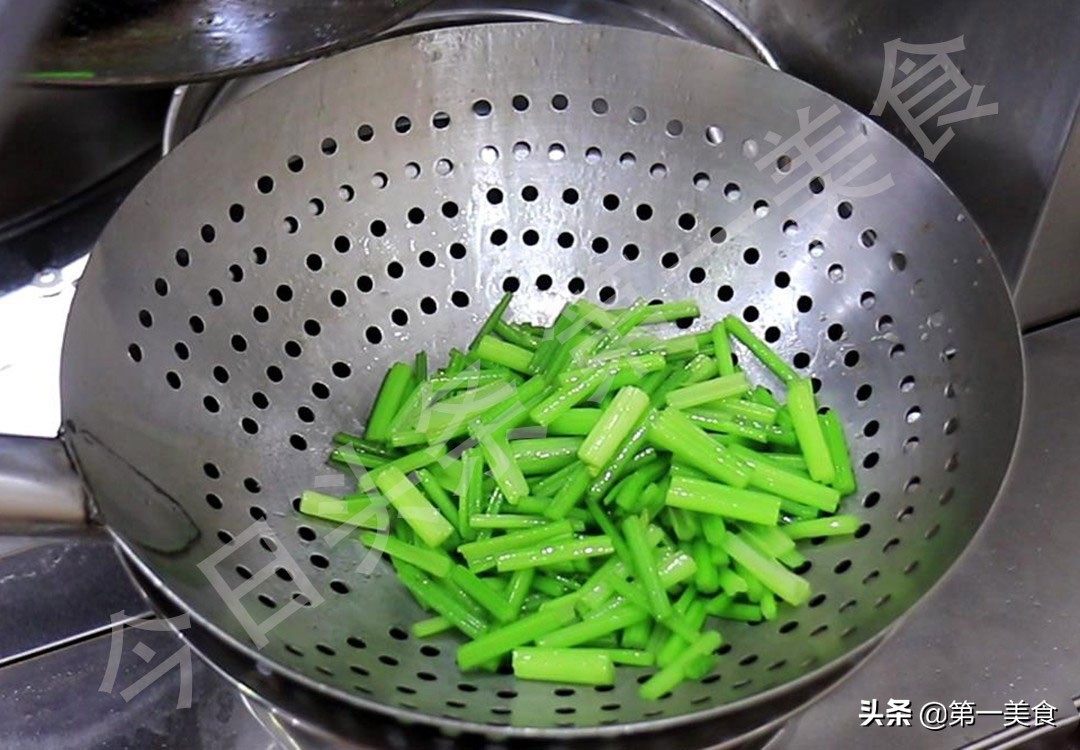 家常素菜做法_素菜的做法大全家常_蒜蓉粉丝蒸娃娃菜食谱