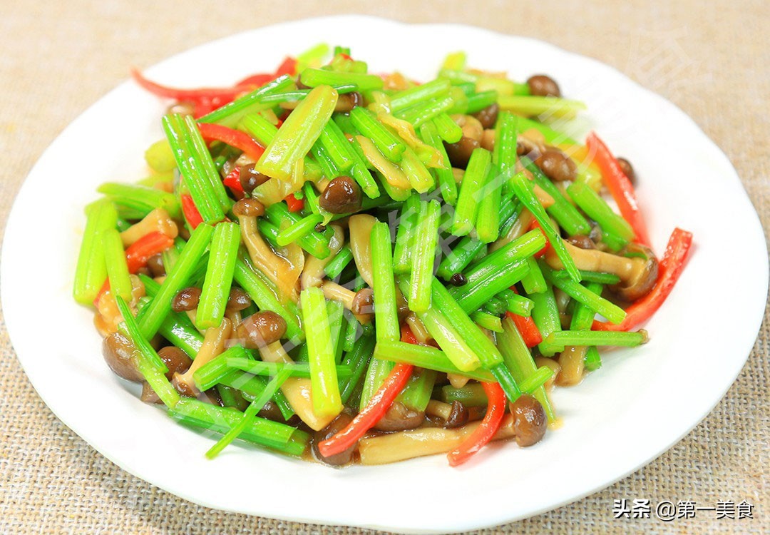 素菜的做法大全家常_家常素菜做法_蒜蓉粉丝蒸娃娃菜食谱