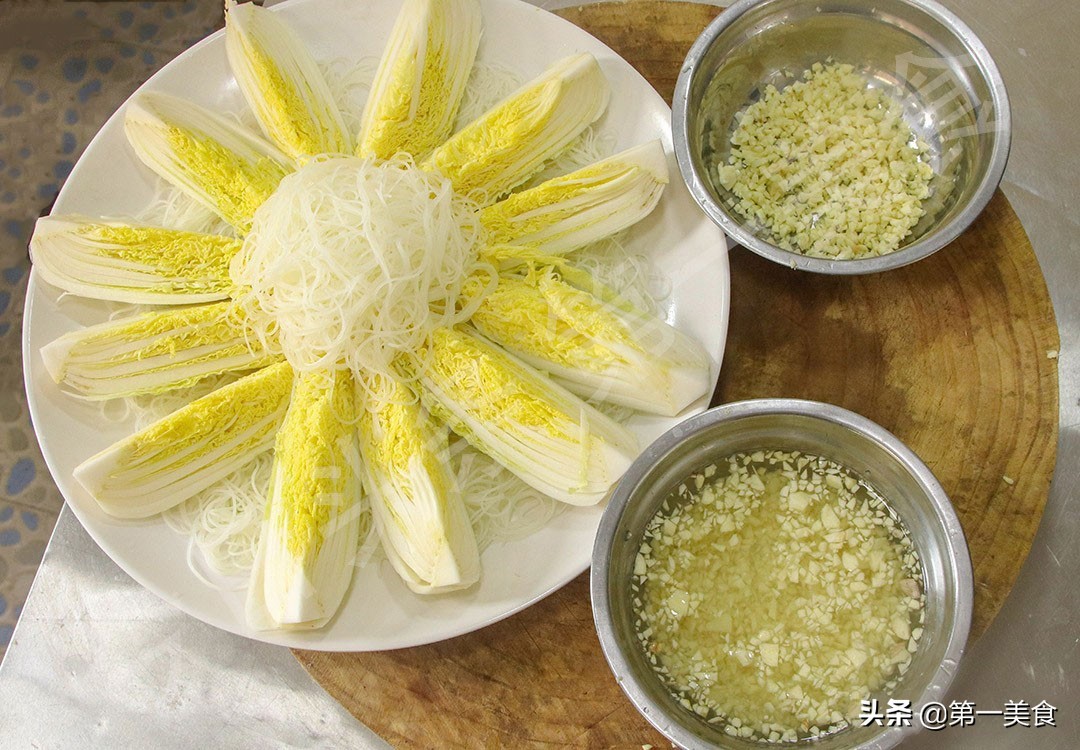 家常素菜做法_素菜的做法大全家常_蒜蓉粉丝蒸娃娃菜食谱