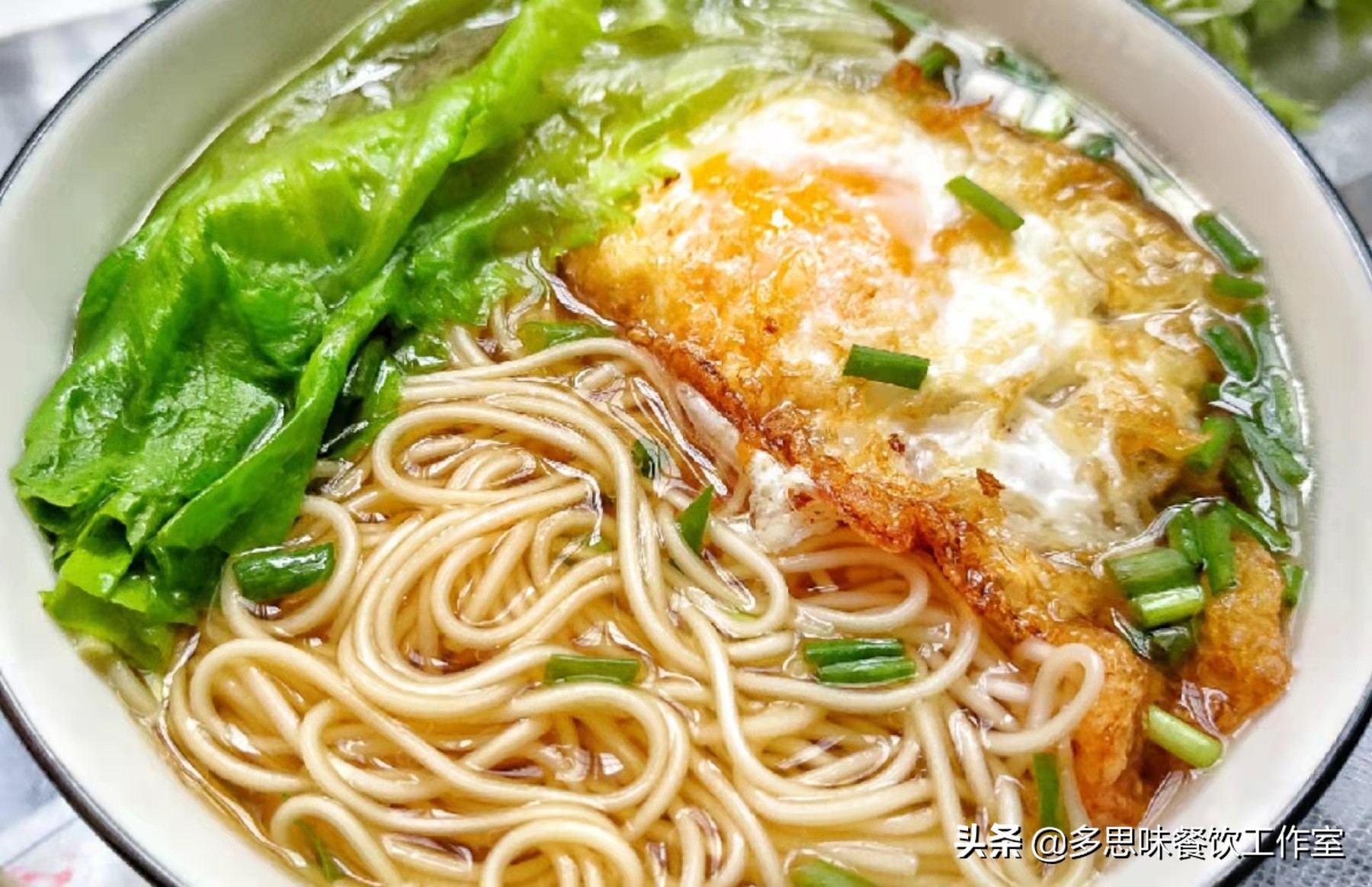 爱喝面条的不要错过,教你8种家常面条的做法,大人孩子都爱喝(图4) 家常面条做法_肉丝汤面食谱_素菜的做法大全家常