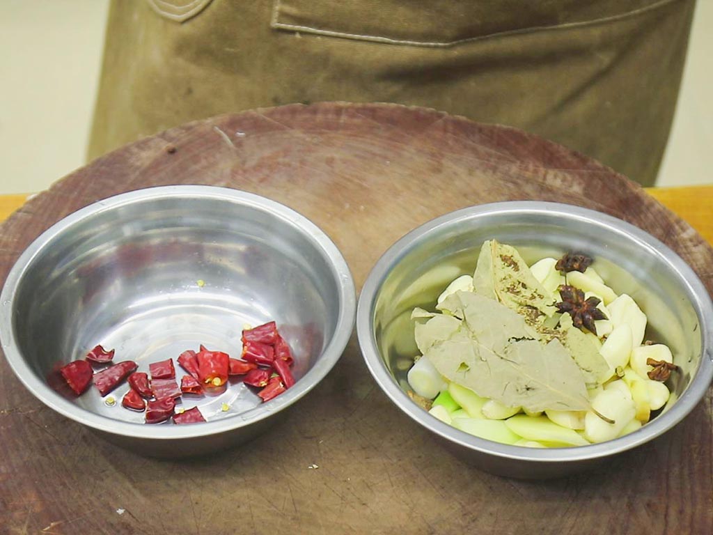 明日中伏要吃面,分享5种家常面条的做法,营养又开胃,轻松度夏(图15) 中伏面条食谱_素菜的做法大全家常_陕西削筋面做法