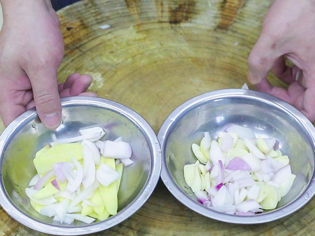 明日中伏要吃面,分享5种家常面条的做法,营养又开胃,轻松度夏(图19) 素菜的做法大全家常_陕西削筋面做法_中伏面条食谱