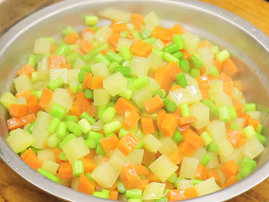 明日中伏要吃面,分享5种家常面条的做法,营养又开胃,轻松度夏(图5) 素菜的做法大全家常_陕西削筋面做法_中伏面条食谱