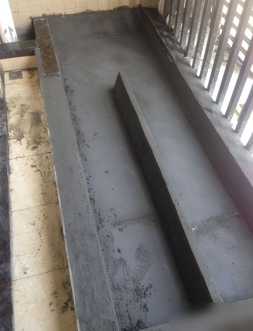 阳台鱼池装修效果图_阳台鱼池教程_200元阳台鱼池做法