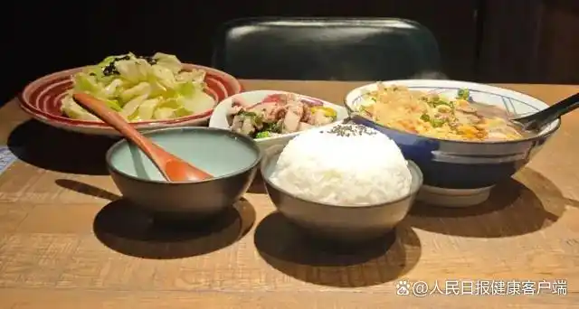 吃米VS吃面,哪个更容易长胖、升血糖、伤心血管?这么吃才健康(图4) a型血的人可以经常吃面食吗_主食类型与心血管疾病风险_吃面与心血管健康关联