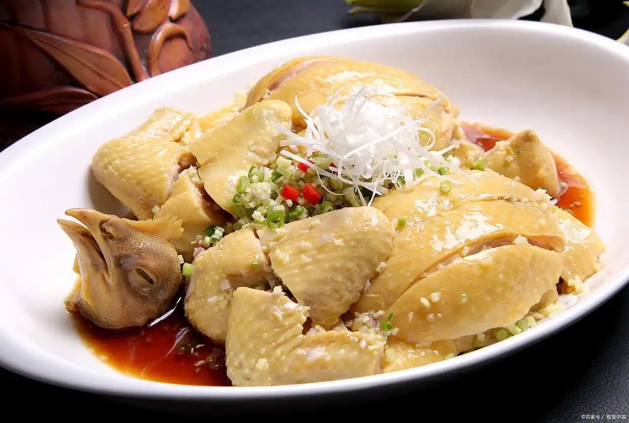 白切鸡这样做才正宗!揭秘“皮爽肉滑”的黄金法则,附摆盘教程(图2) 广州陶陶居主厨秘制配方_做白切鸡什么料_白切鸡做法