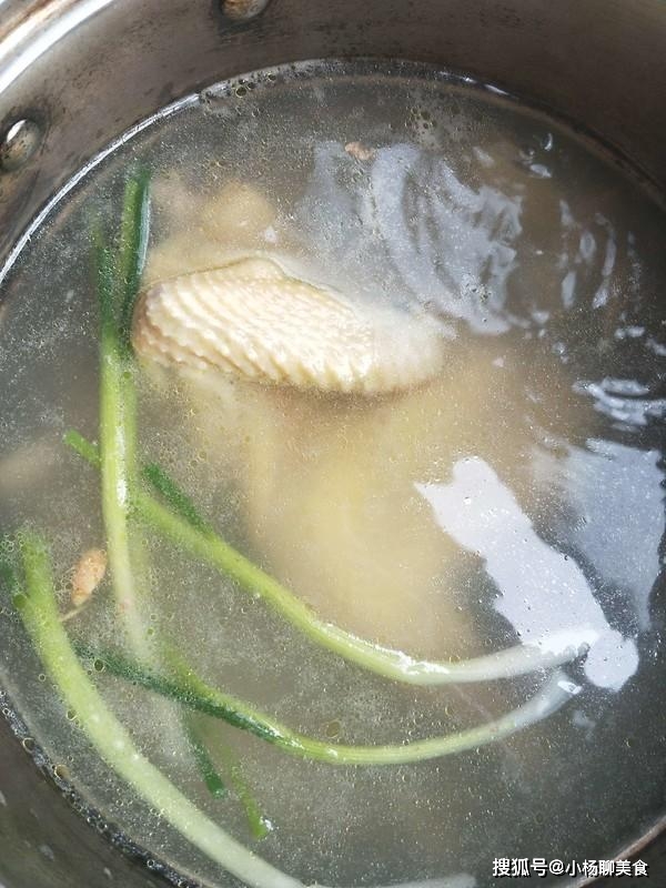 白切鸡做法_白斩鸡蘸料配方_做白切鸡什么料