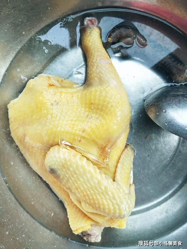 做白切鸡什么料_白切鸡做法_白斩鸡蘸料配方