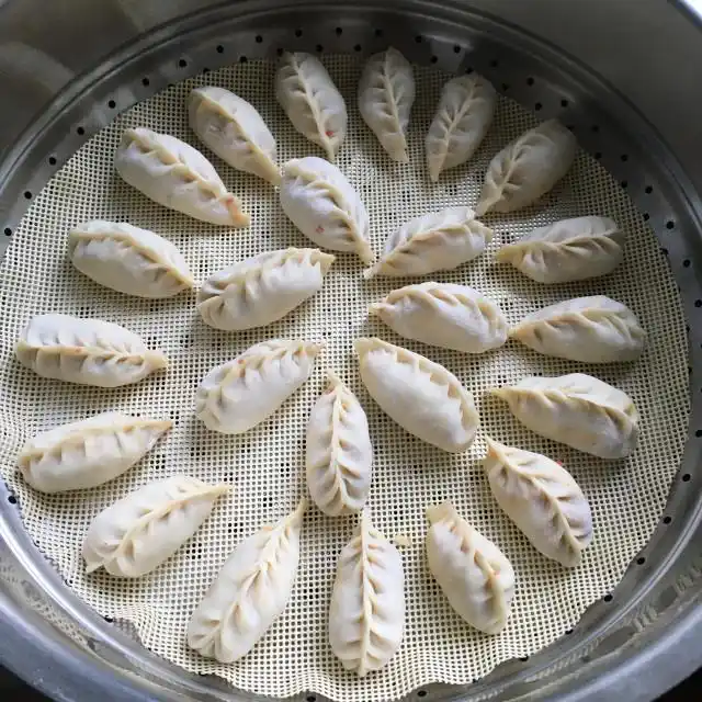 白菜粉条蒸饺的做法_白菜豆腐蒸饺做法_白菜豆腐蒸饺馅料