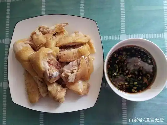 白斩鸡蘸料配方_做白切鸡什么料_白斩鸡做法大全